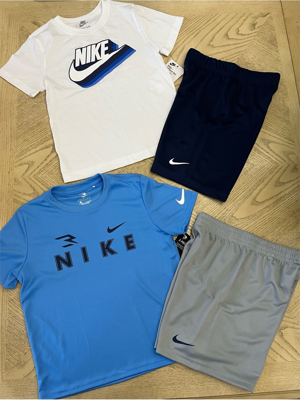 *BUNDLE* Boys Nike Short Sleeve Tees & Shorts Size 7